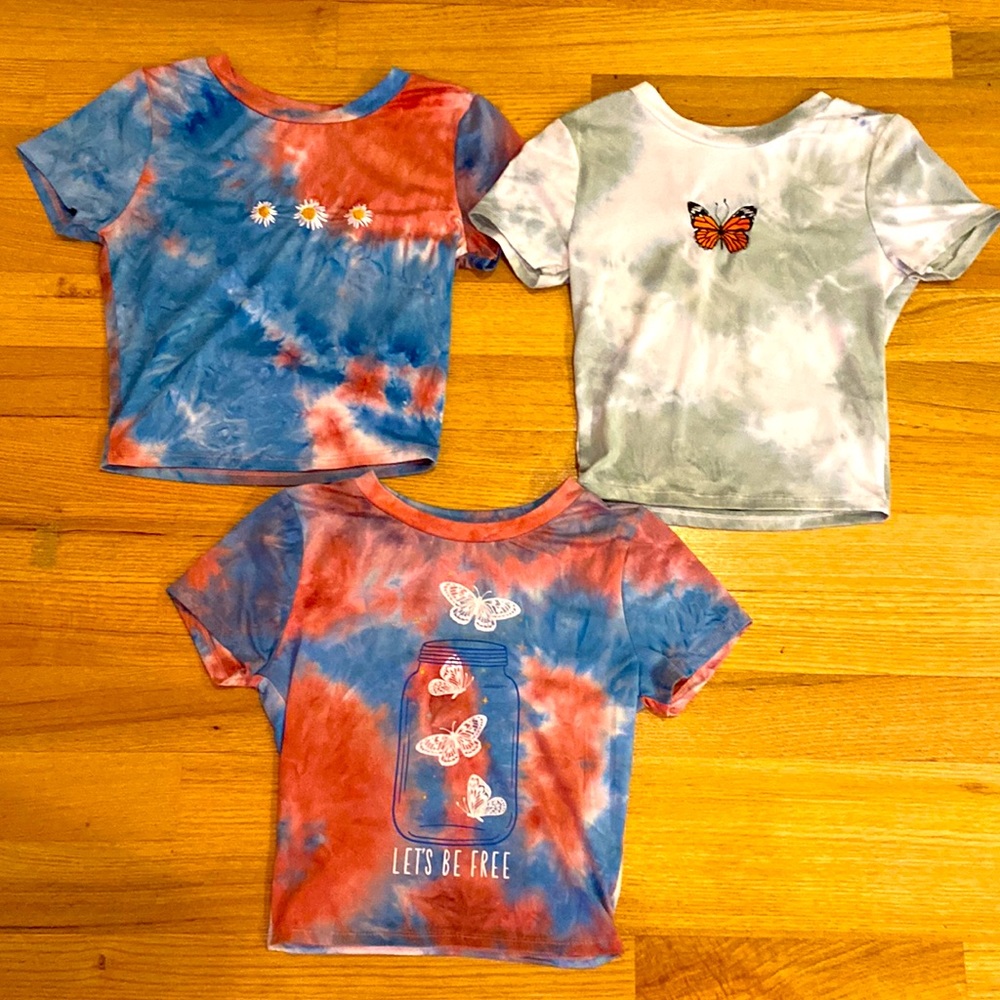 3 Hollister tie-dye cropped t-shirts